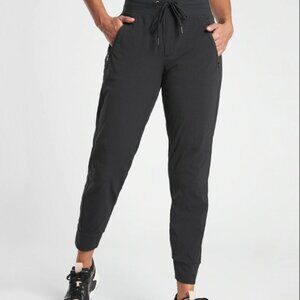 Athleta Trekkie North Jogger Black Pant Zip Pockets Tapered Legs Elastic Cuffs 4